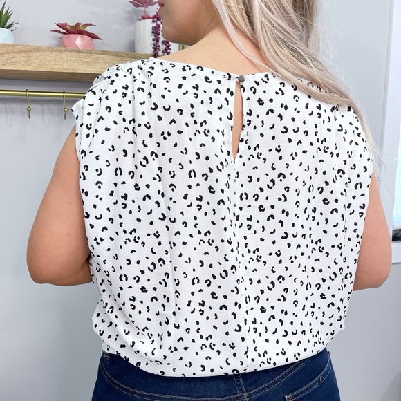 Women's Black and White Printed Top - Picture 2 of 4